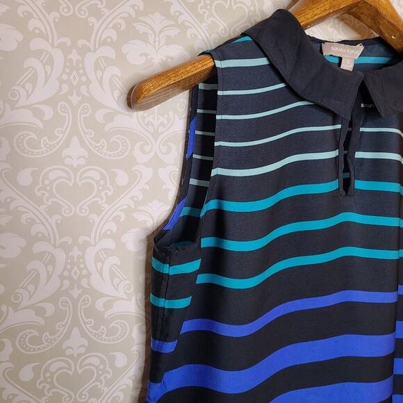 Banana Republic Size Small Blue Striped Sleeveless Blouse - Picture 5 of 11